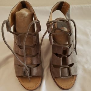 Womens Size 4 Sandals